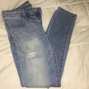 American Eagle Distressed Jegging